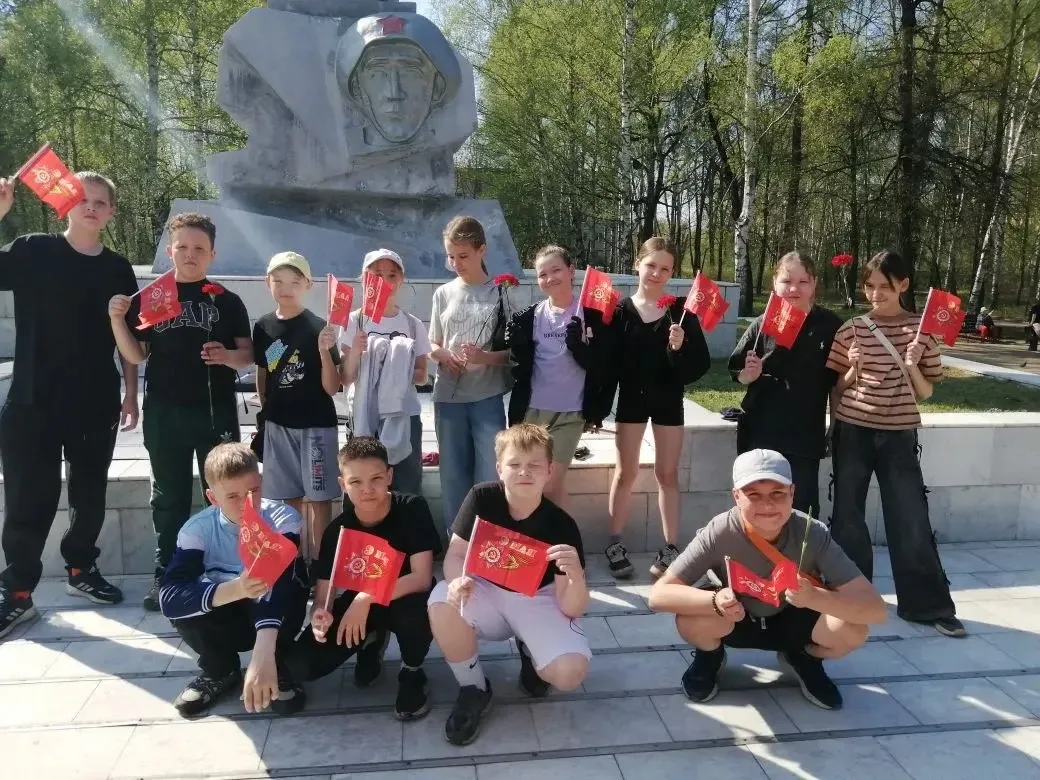 ❤️ Память в наших делах!  Вчера ученики 5Б класса вместе со своим классным руководителем Комлевой Юл