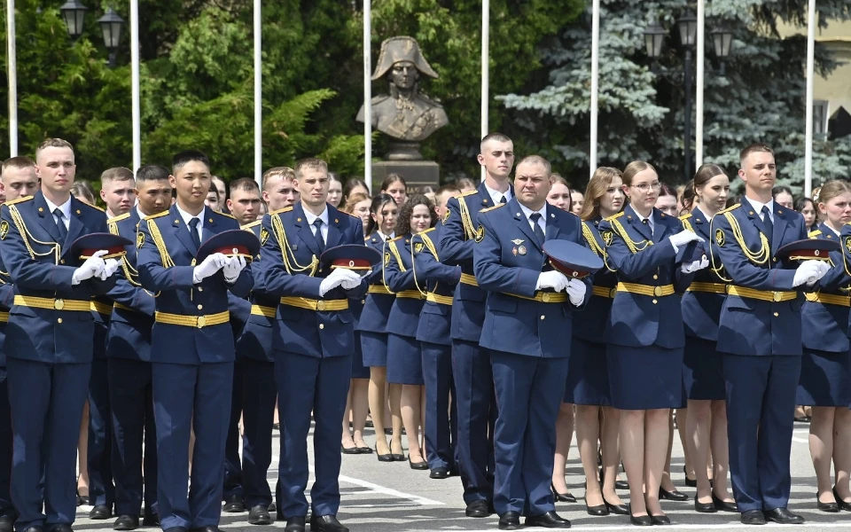 🎓 Рязанская академия ФСИН выпустила 248 лейтенантов из 58 регионов, в том числе 34 отл...