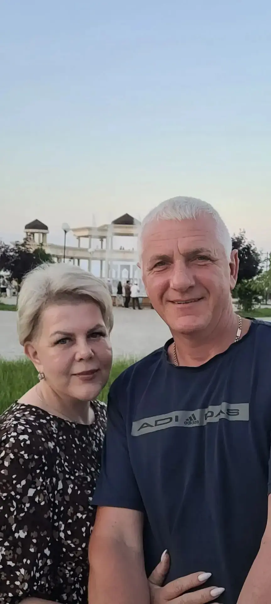 Цветущий гостеприимный Дагестан. Каспий чистый и теплый. Кавказ брутальный и море детворы. У них ест