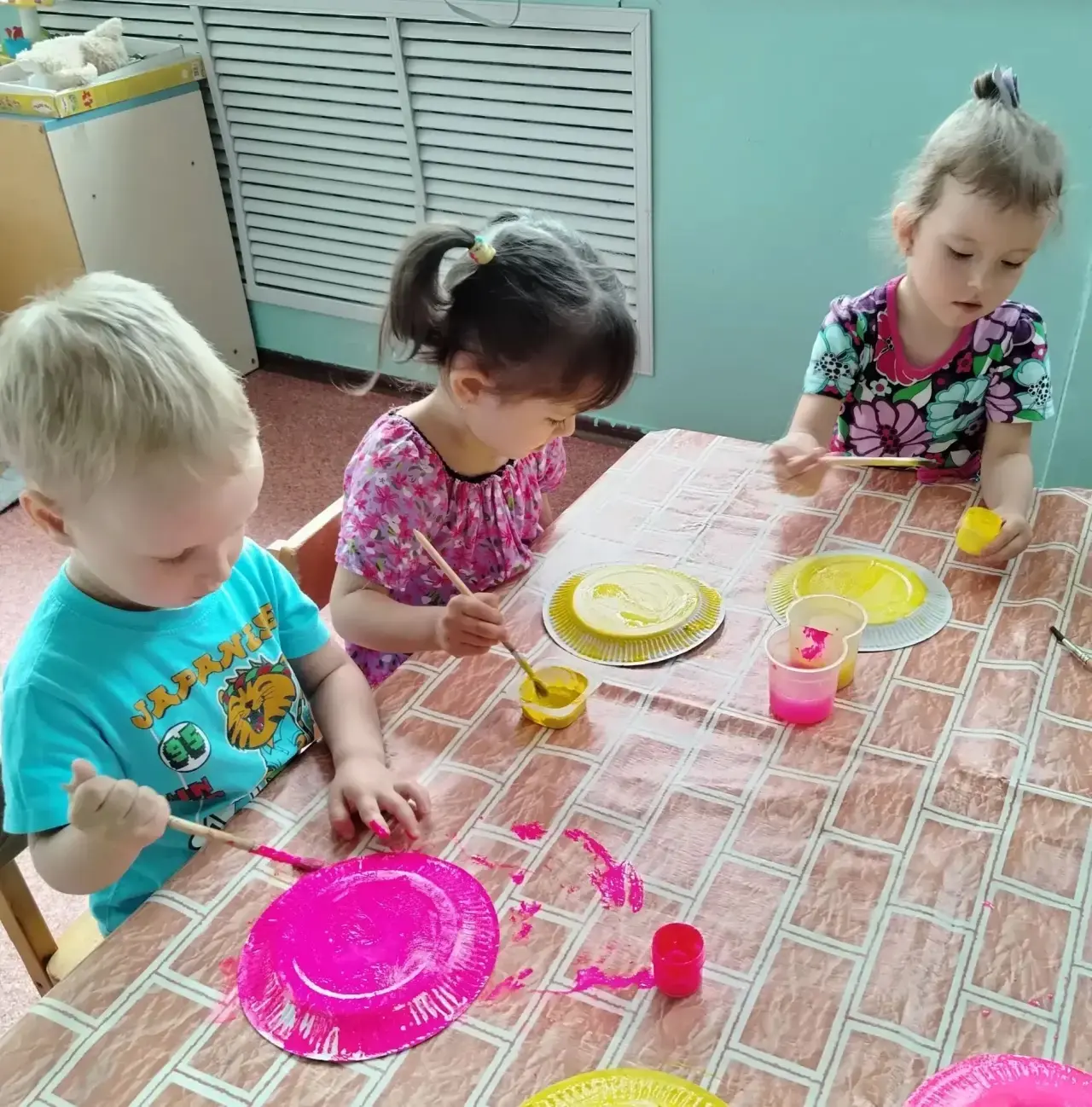 Пасмурная погода - не повод для грусти😁☀️

Именно так считают наши самые маленькие дети. Даже отсут