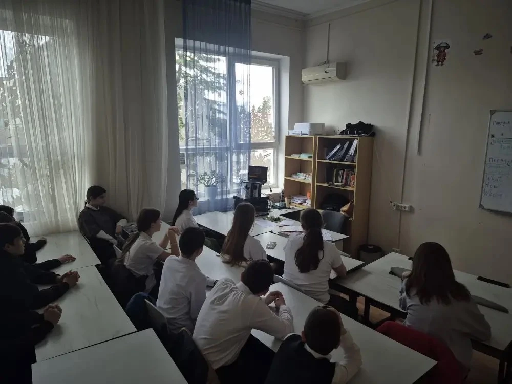🎉 В МОБУ СОШ № 49 прошёл цикл мероприятий, посвящённых 82‑й годовщине снятия блокады Ленинграда! 🎉  