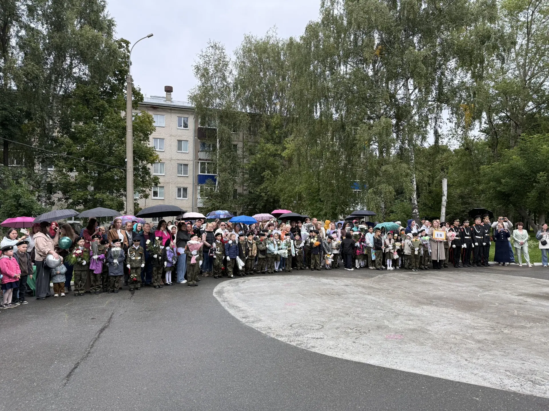 В школе Кадетского движения прошла праздничная линейка, посвящённая Дню знаний. Атмосфе...