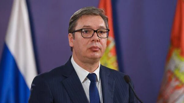 Президент Сербии Вучич объявил, что рассматривает возможность уйти с поста президента и...