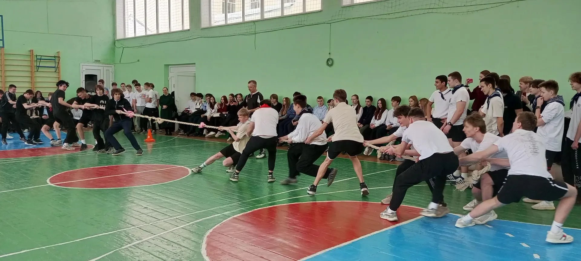 💪 «А ну‑ка, парни!» — спортивная эстафета в рамках Недели Мужества!  В преддверии Дня защитника Отеч