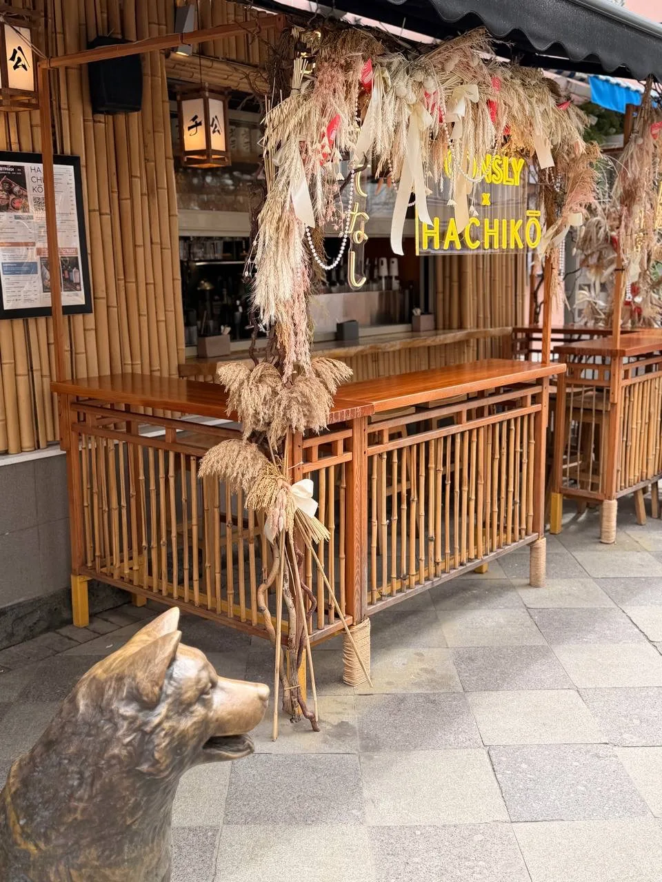 Девочки, сегодня была на запуске супер классной коллабы ресторана Hachiko и бренда Consly🩵

С 17 ию
