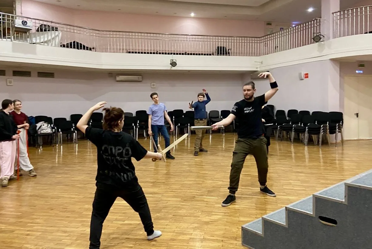 ⚔️ Театр, в котором искры летят не только со сцены!  На прошлой неделе наш театр «Как-То Так» отправ