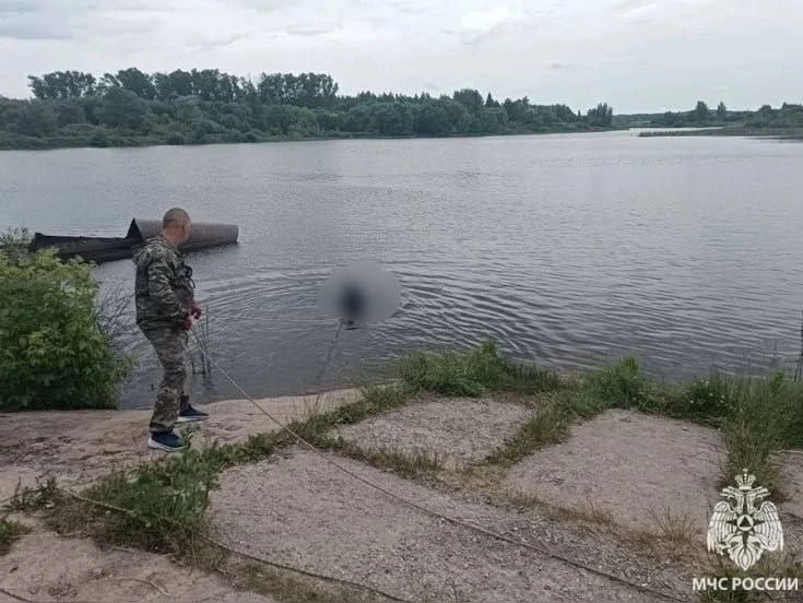В Узловском районе в озере Восьмерка утонули две девочки — 9 и 7 лет

Тела подняли водолазы МЧС. Вод