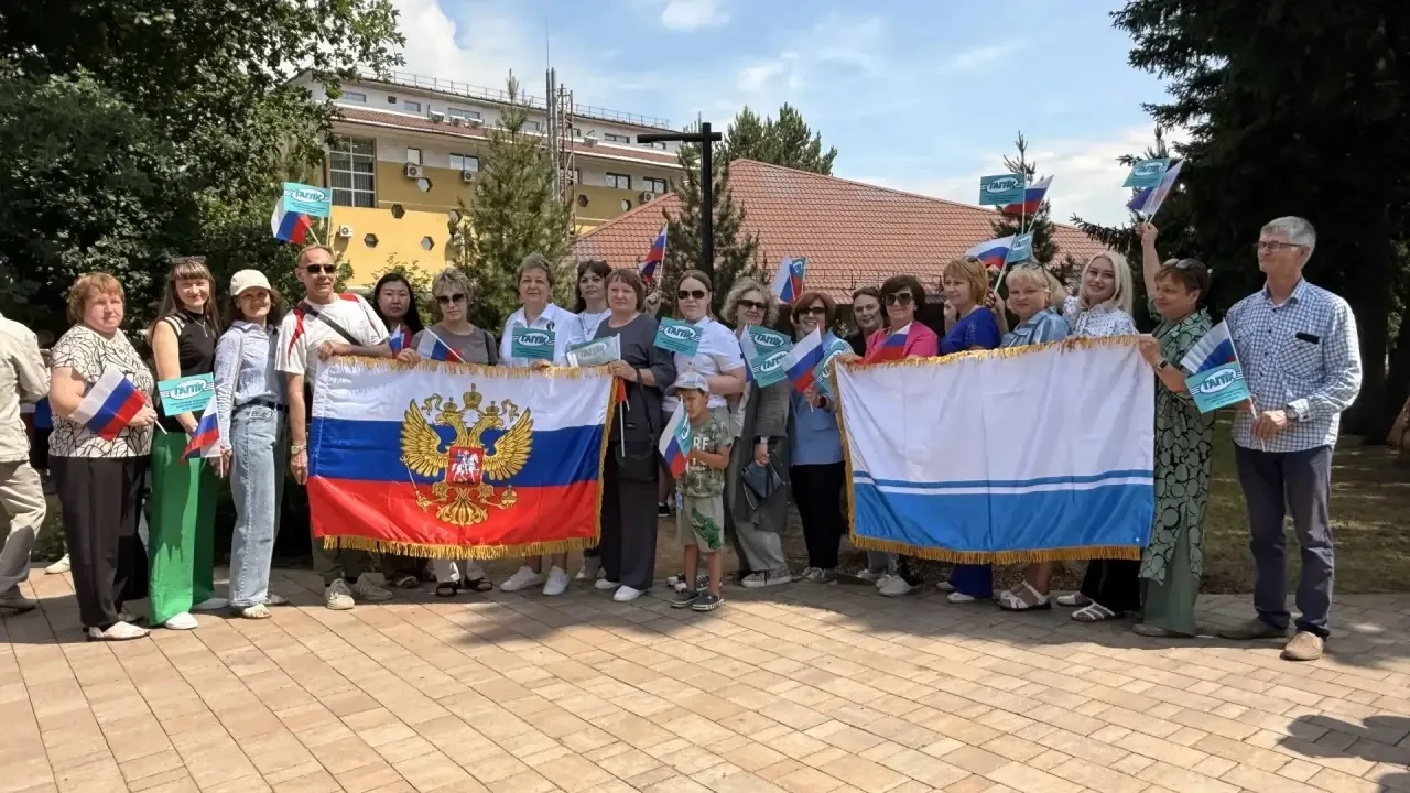 С Днём России! Наши сотрудники Политехнического колледжа на празднике в Горно-Алтайске 🇷🇺

12 июня