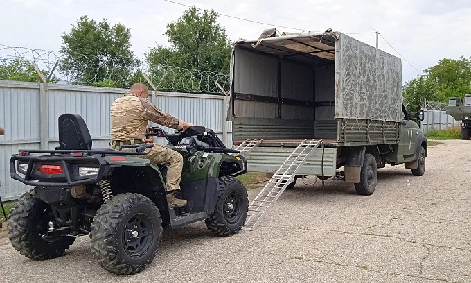 Большая партия беспилотных летательных аппаратов и комплектующих к ним, электромотоцикл...
