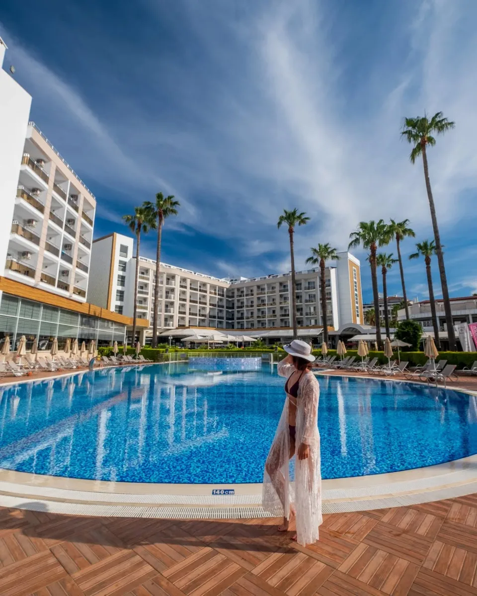 Почему ВСЕ идут в этот отель в Мармарисе? Разбираемся по отзывам 👀

🏆 Prime Beach Hotel 5* сейча