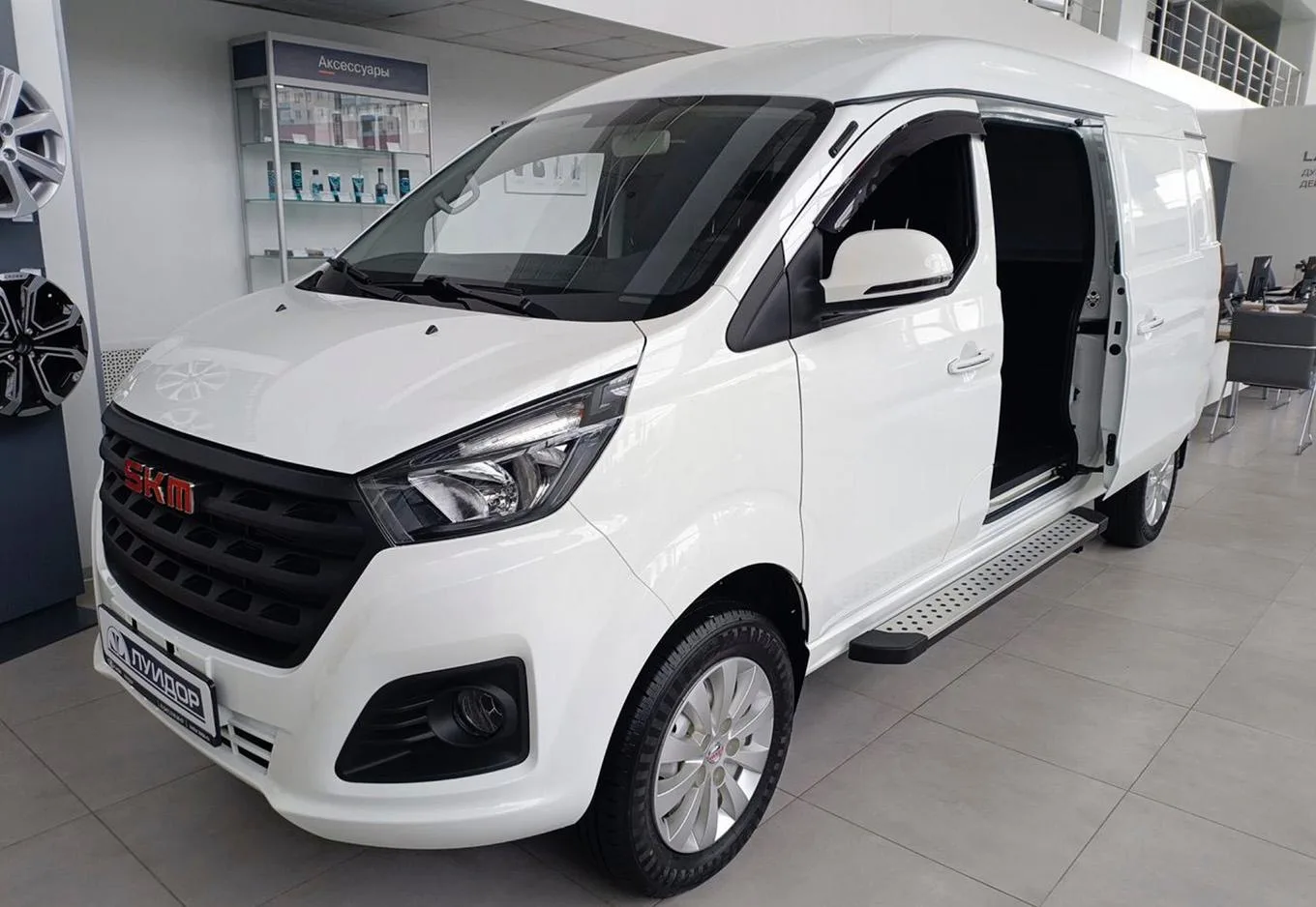 Фургоны и минивэны SKM M7 появились на Авито Авто. Вот реальные цены ⬇️

Дилеры начали получать новы