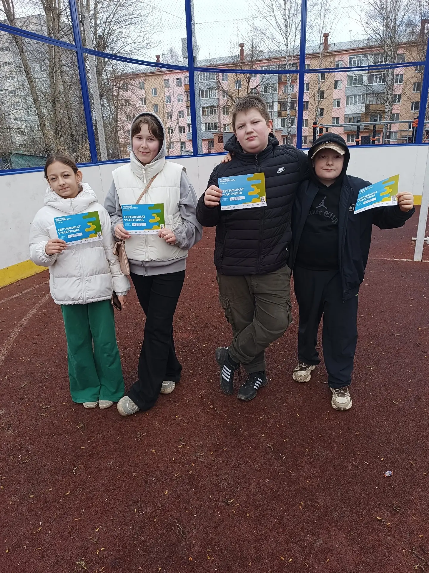 #Школа22 #ЧистыеИгры  ЧИСТЫЕ ИГРЫ В ВОЛОГДЕ: 21 ПЛОЩАДКА, ОДНА ЦЕЛЬ — ЧИСТЫЙ ГОРОД! 🌿  Сегодня весь 