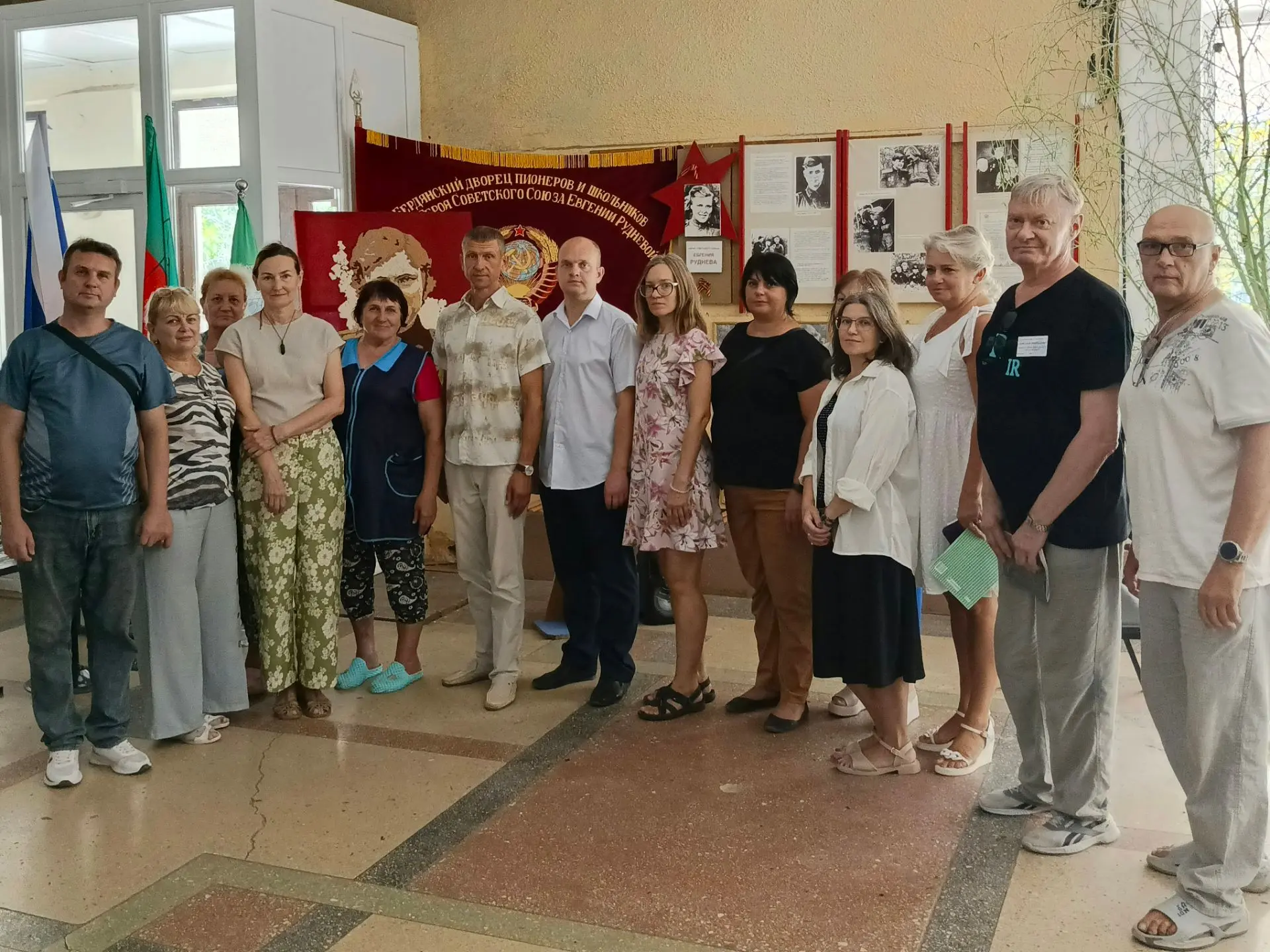 Сегодня, сотрудники музея "Подвиг" провели выездное мероприятие в ГБУ ДО ЗО "ЦДЮТ", им....