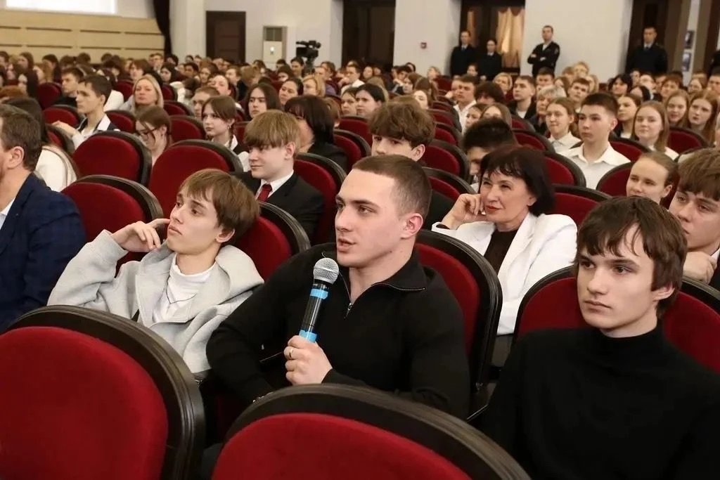 Учащиеся барнаульских школ приняли участие в семинаре-тренинге по вопросам противодействия экстремиз