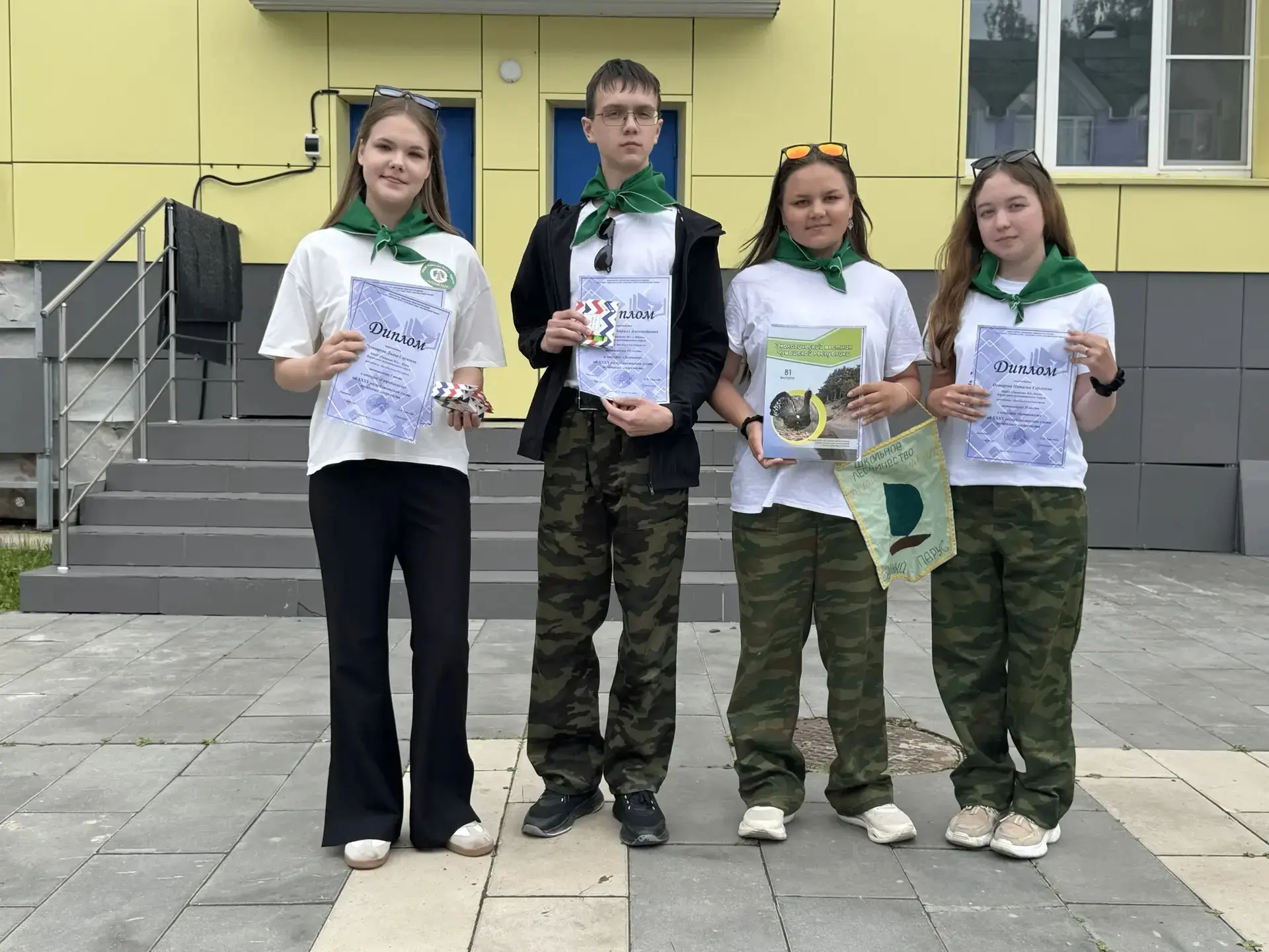 🏆 Серебро Слёта — у нашей гимназии!

Команда «Зелёный парус» достойно представила Ядрин на юбилейно