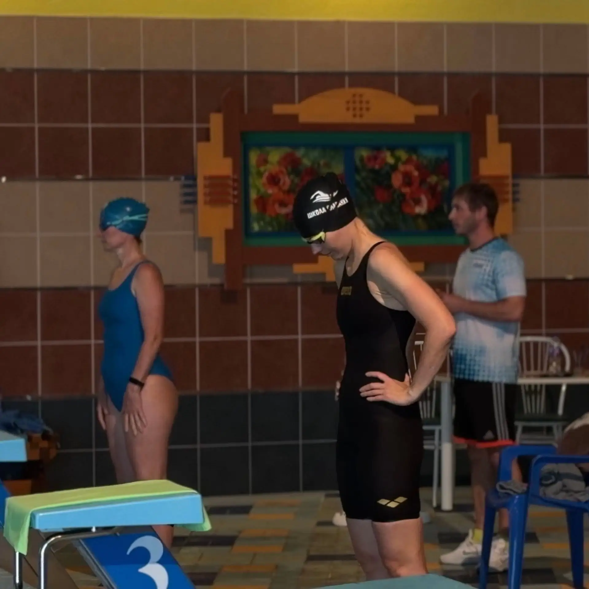 Перемещаемся на следующую спортивную арену — в бассейн.

🏊‍♂️Здесь у спортсменов прошли короткие и 