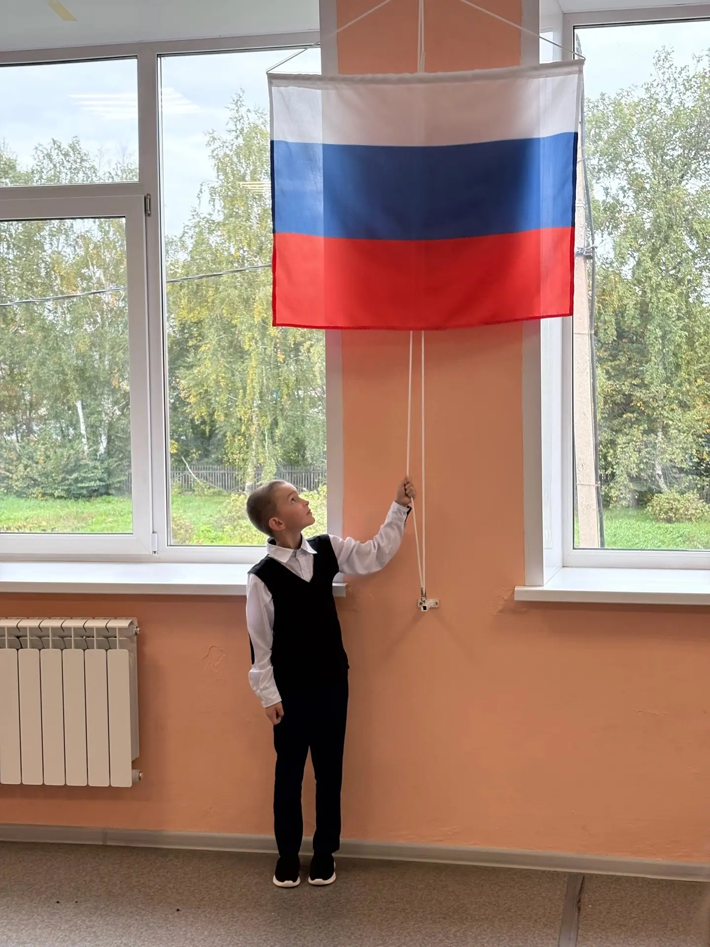 Учащиеся МБОУ «Старокаширская СОШ имени Зинната Хасанова» вместе с советником директора...