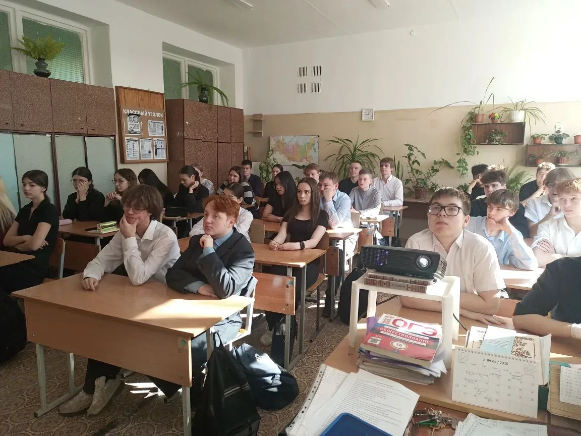 🎓 Доцент кафедры ЕНД Синдяев А.В. посетил школу № 53 г. Ульяновска для проведения профориентационной