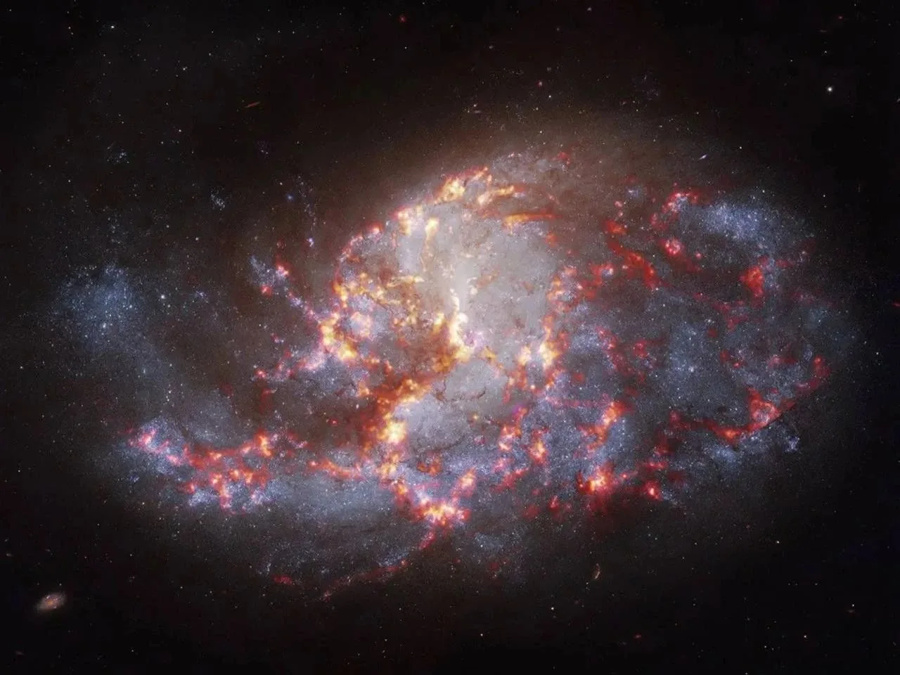 NASA показало новые фото из космоса