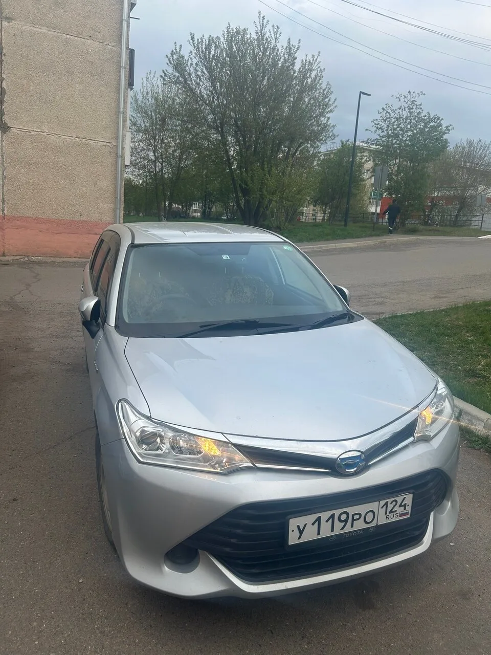 Продам Toyota  Corolla Fielder Hybrid 2016 год, один единственный собственник, пробег по РФ всего 18