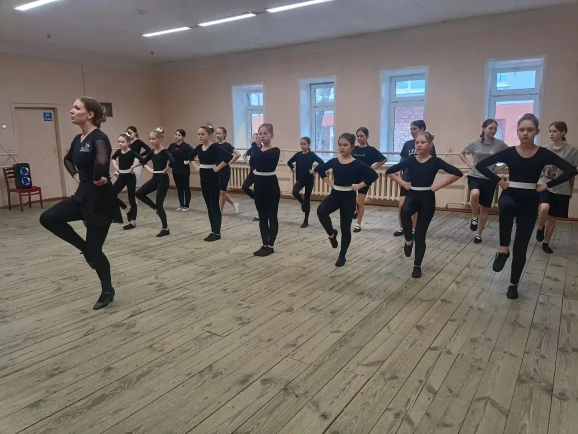🌟 В нашей школе прошли яркие мастер-классы по народному танцу! Репетитор женского состава балетной т