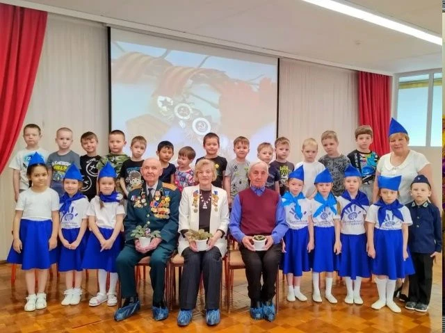 🇷🇺В Чебоксарах стартовала патриотическая неделя в детских садах  В дошкольных учреждениях Чебоксар н