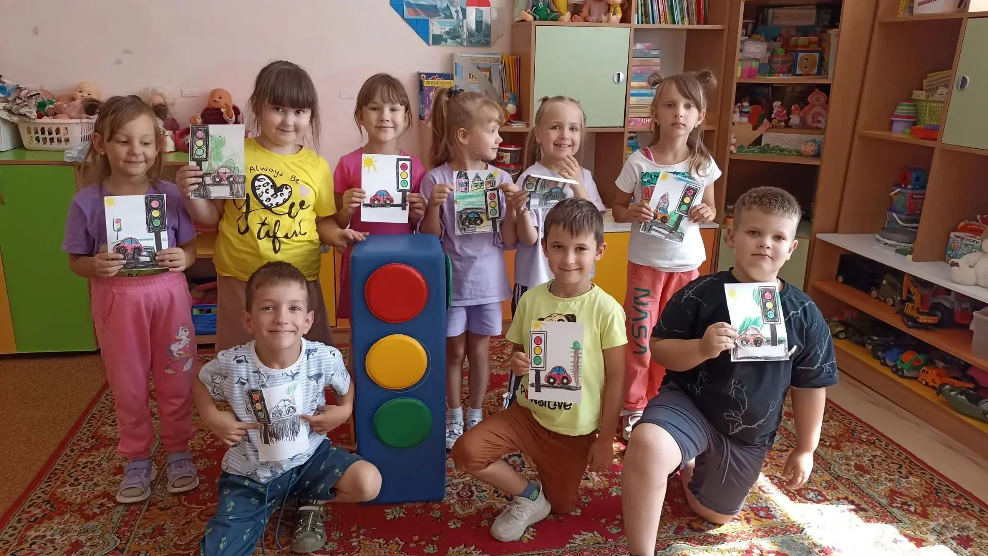 Светофор так важен для дорожной безопасности, что ему даже посвятили международный праз...