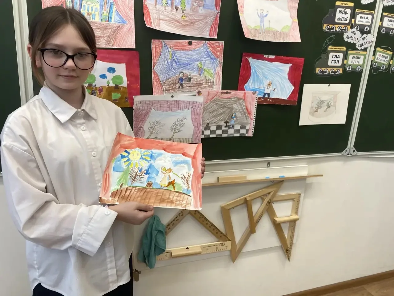 Ученики 4‑Б класса МОУ «Глебовская СОШ» окунулись в мир театра при помощи рисунка — и простые листы 