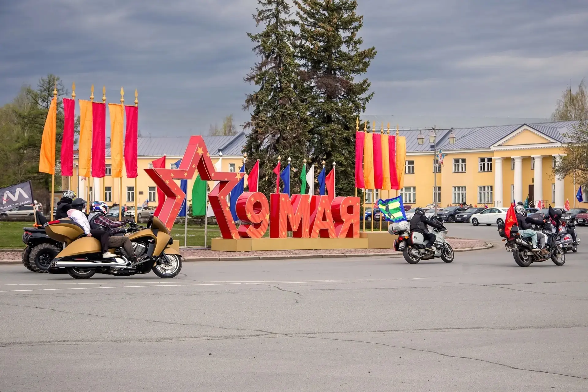 🏍🚙В Петрозаводске прошел 14-й автомотопробег "ПОБЕДИМ ВМЕСТЕ"    В столице Карелии состоялся традици