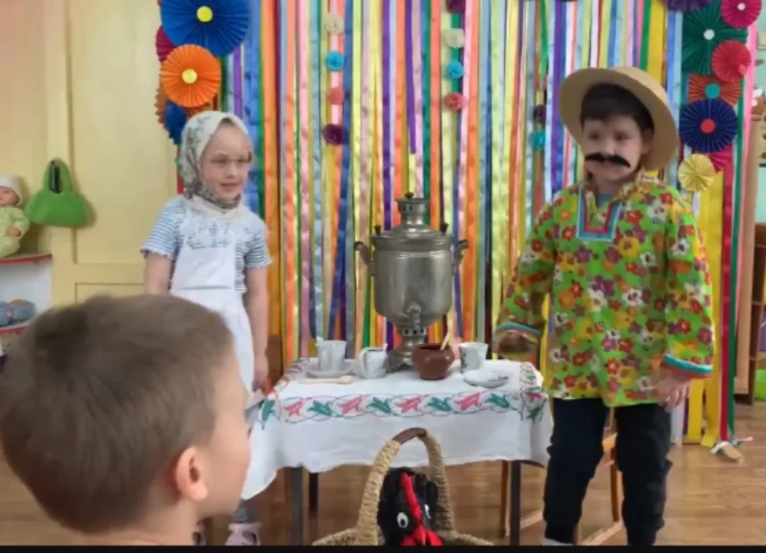 🌟📅 27 марта — день, когда из-за кулис вырываются мечты! В нашем детском саду прошел Д...