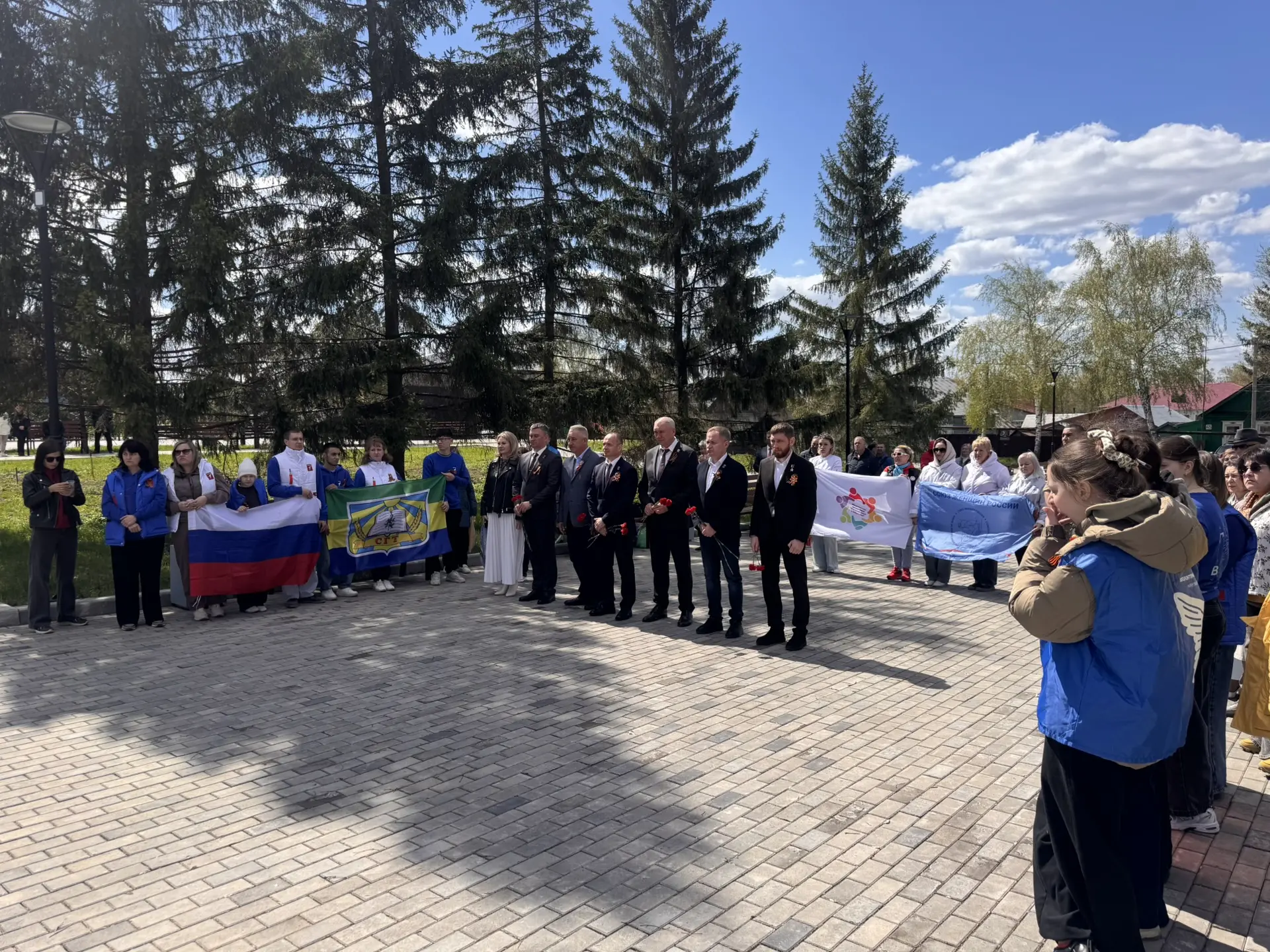 Сегодня вместе с жителями заложили Аллею Памяти возле Вечного огня в Серноводске в чест...