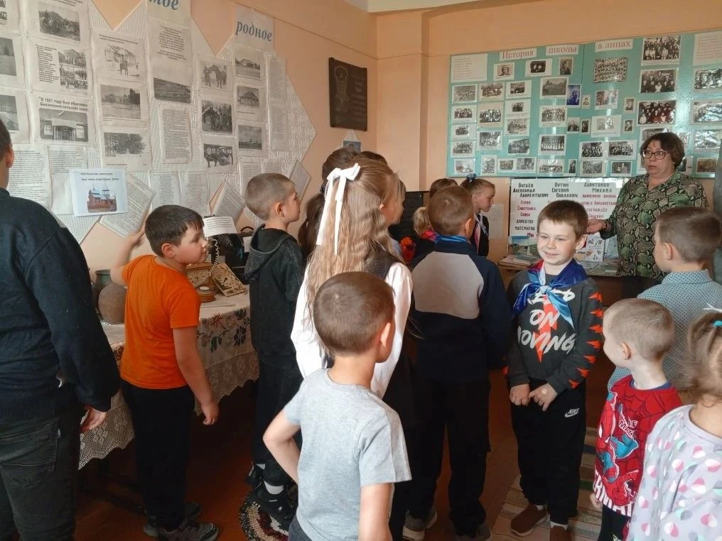В рамках Международного дня музеев Елена Владимировна Здобнова провела для воспитаннико...