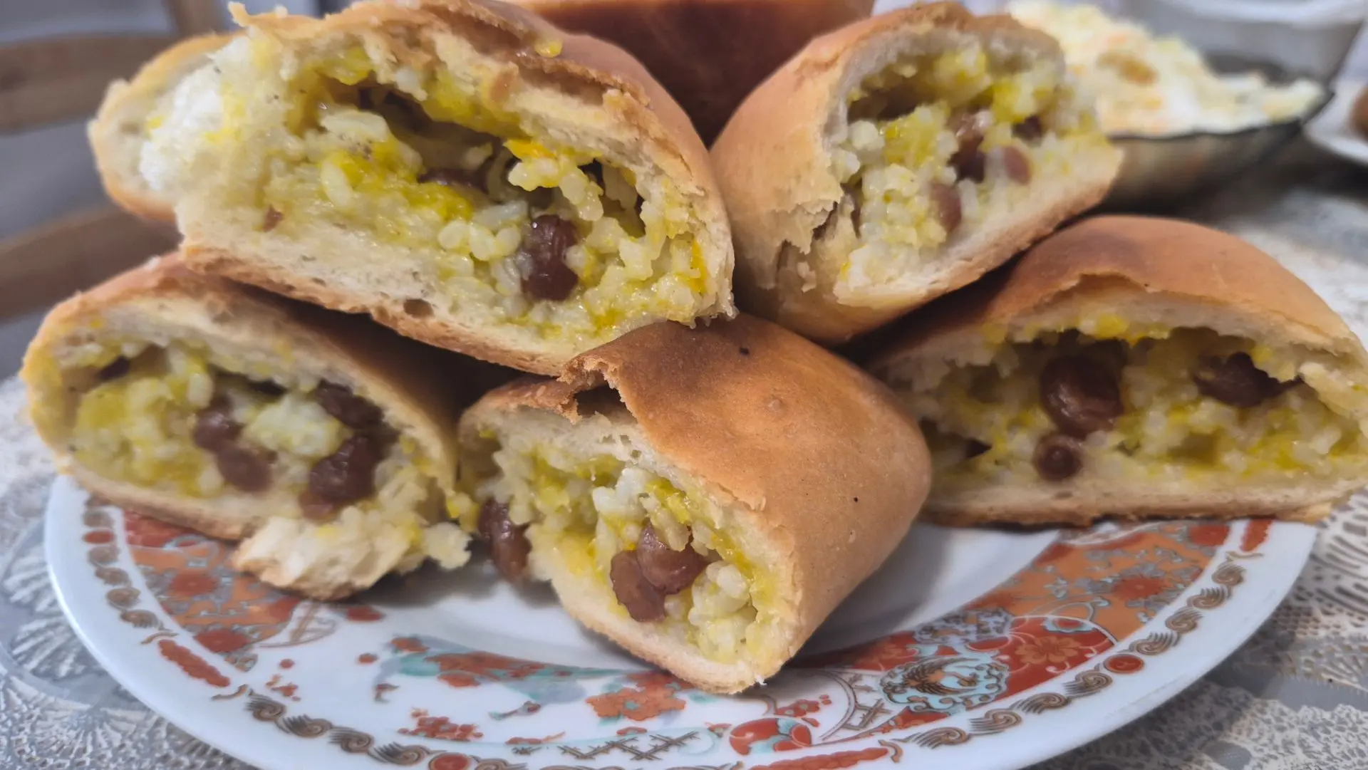 Бездэ кабак тәкәсе иде буген. Бик тәмле булды. Сездә нинди тәмле ризыклар пешә?