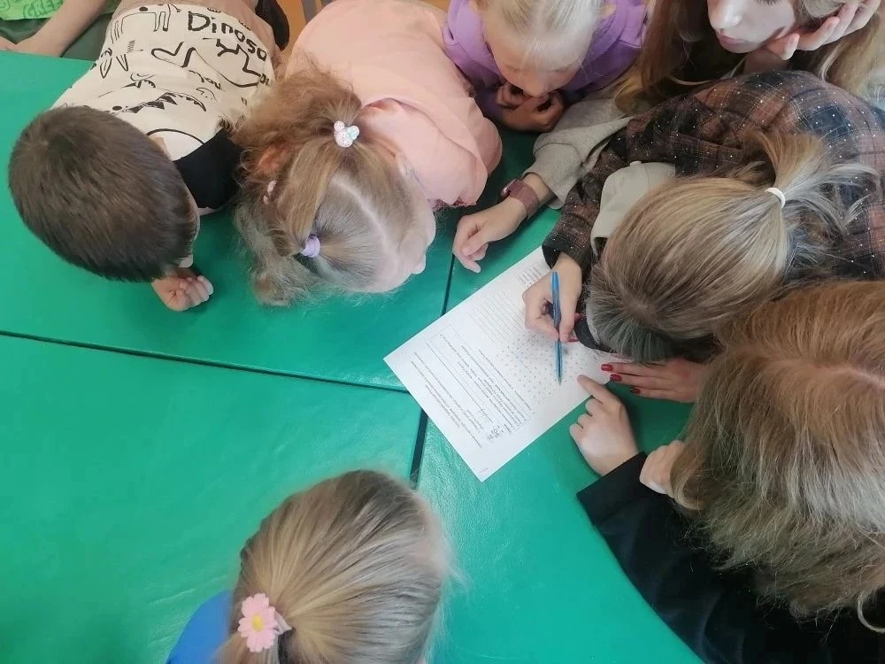 ☀️День дружбы народов в нашем школьном лагере: веселье, знания и новые друзья!☀️