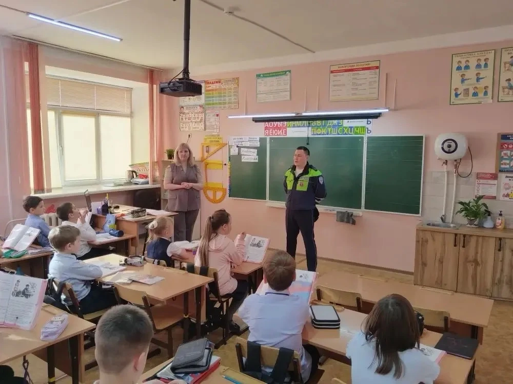 В нашей школе прошли профилактические беседы по безопасности дорожного движения для учащихся 2–4 и 1
