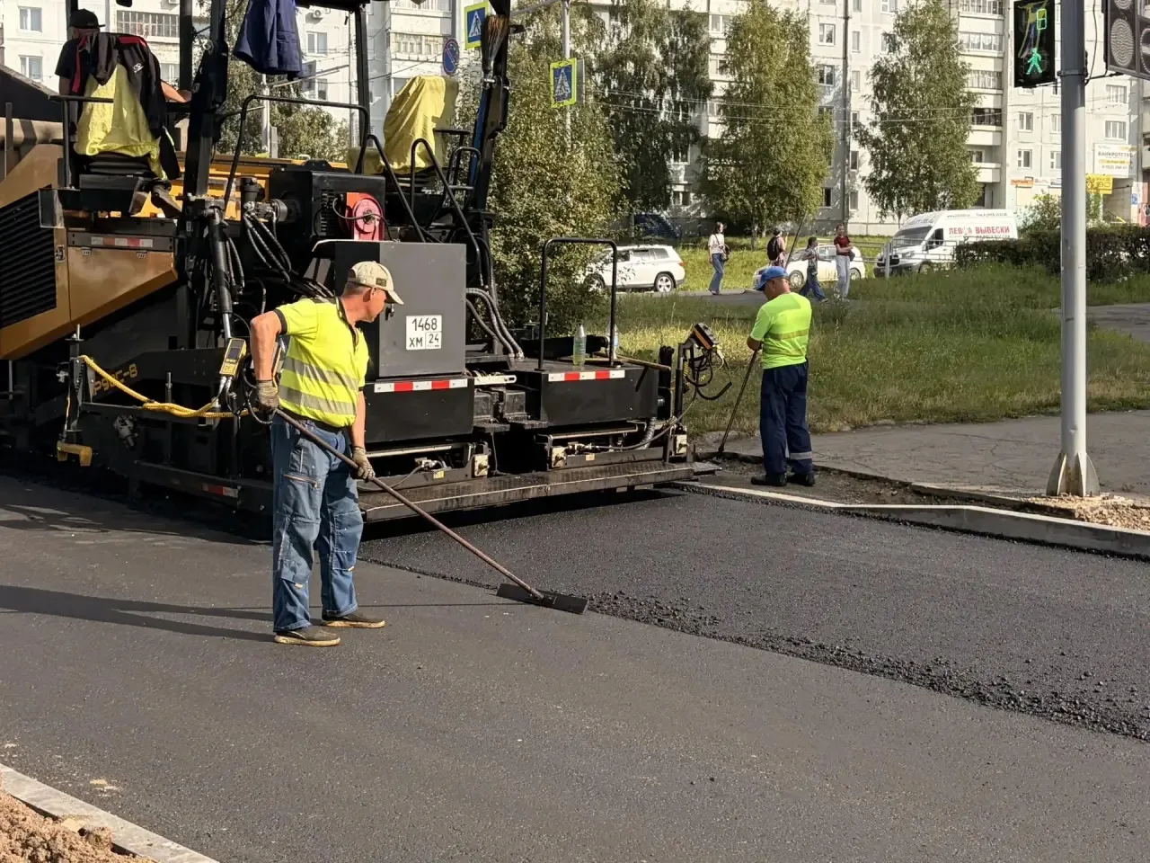 Продолжаются ремонтные работы на улице Мечтателей в рамках программы транспортного карк...
