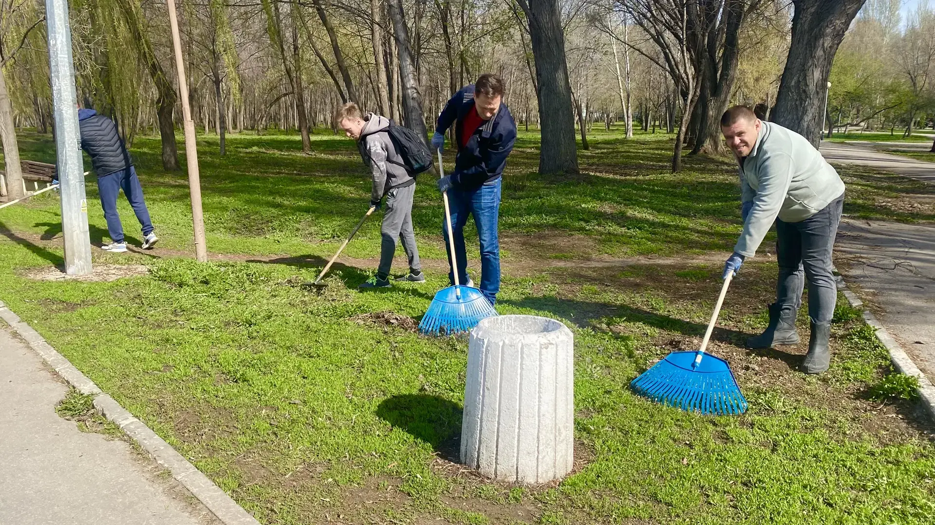 🌆 В Самаре продолжается работа по благоустройству городских территорий в рамках общего...