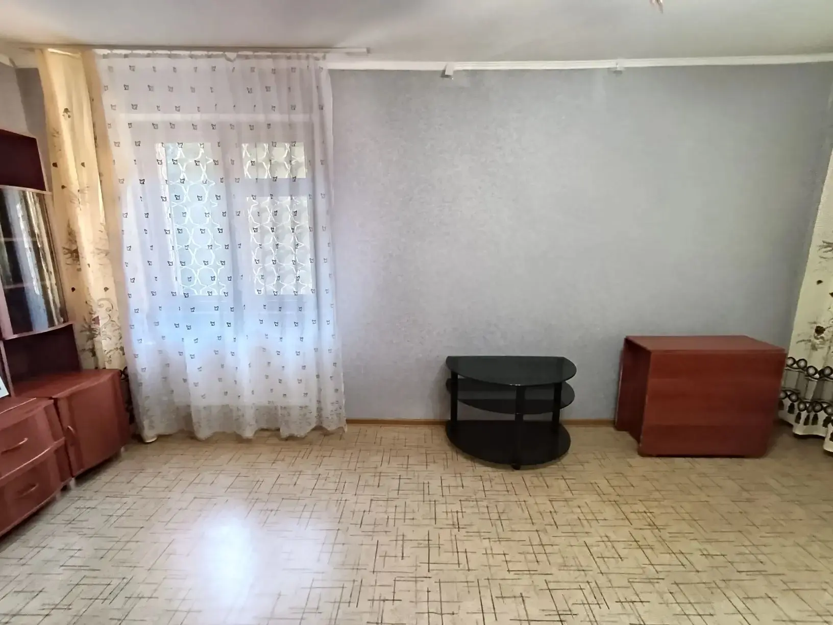 Г Казань Сдаём 1 комнатную квартиру по улице КОРОЛЕНКО, 57. ОСТАНОВКА СОЛНЫШКО Этаж 1/5 этажного дом