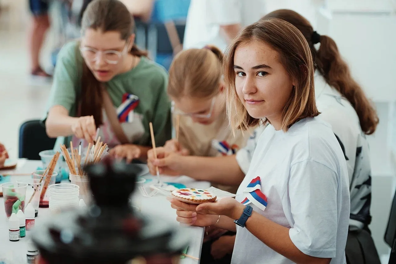 🇷🇺 #МолодёжьСевастополя  отметила День России!

В Молодежном центре этот день объединил активных, 