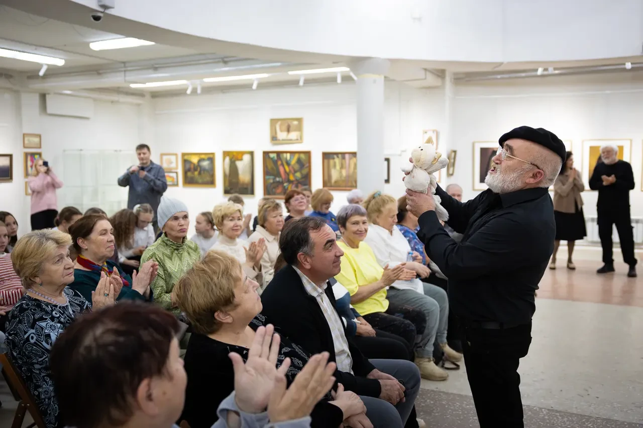 «Человечество одной лапкой на краю пропасти безумия»