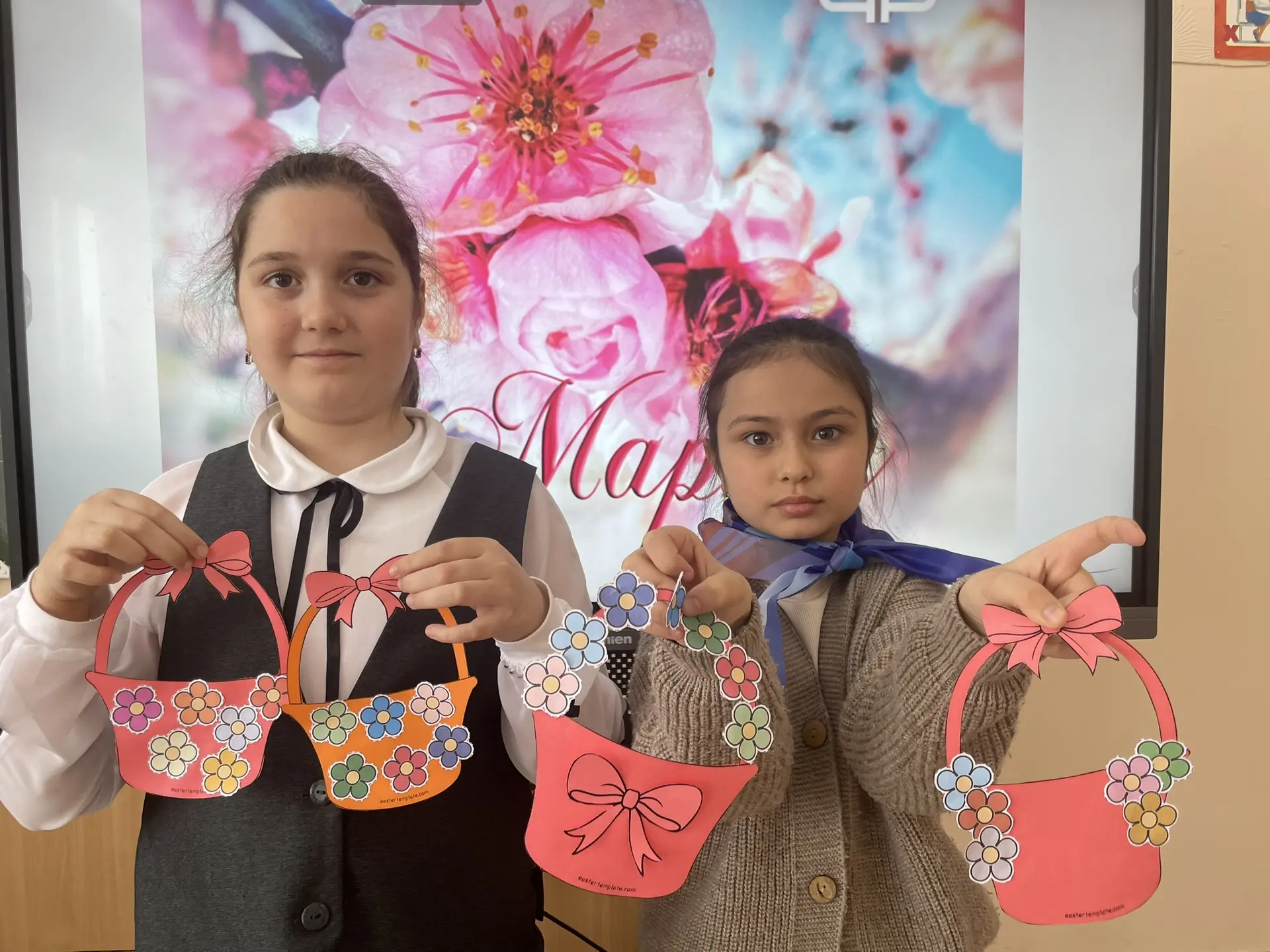 🎁« Подарок для мамы»🎁  Сегодня , Орлята России 3-х классов приняли участие в мастер классе «Подарок 
