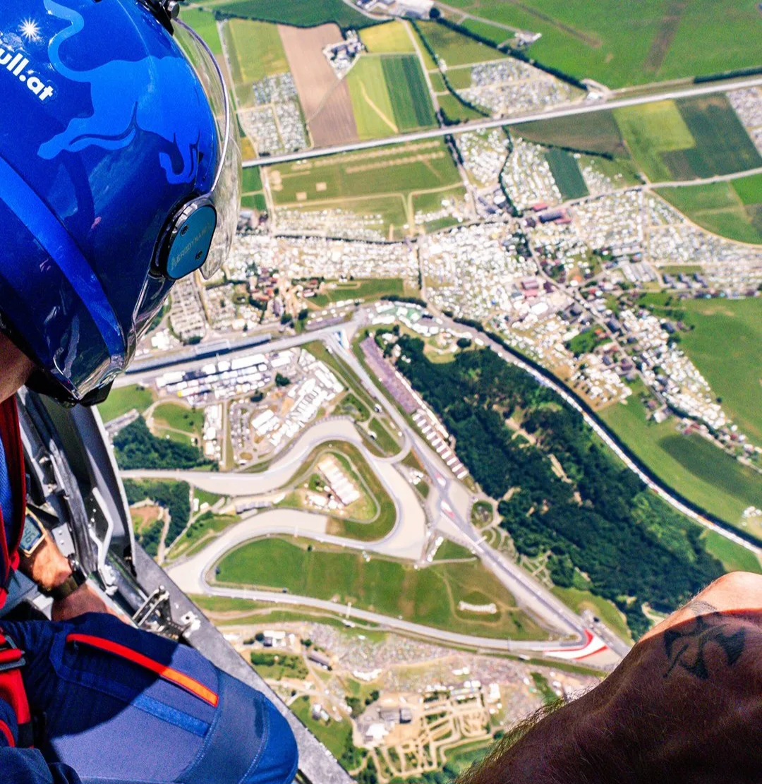 🇦🇹 На Гран-при Австрии 2026 нас ждет целых 4 зоны Straight Mode

Трасса Red Bull Ring короткая и с
