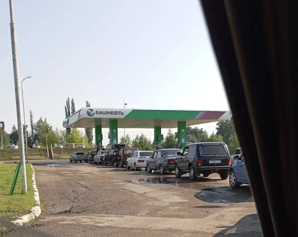 ⛽ Башкортстанда кайбер ягулык салу станцияләре ягулык сату лимитын арттырды һәм 50 литрга кадәр җитк