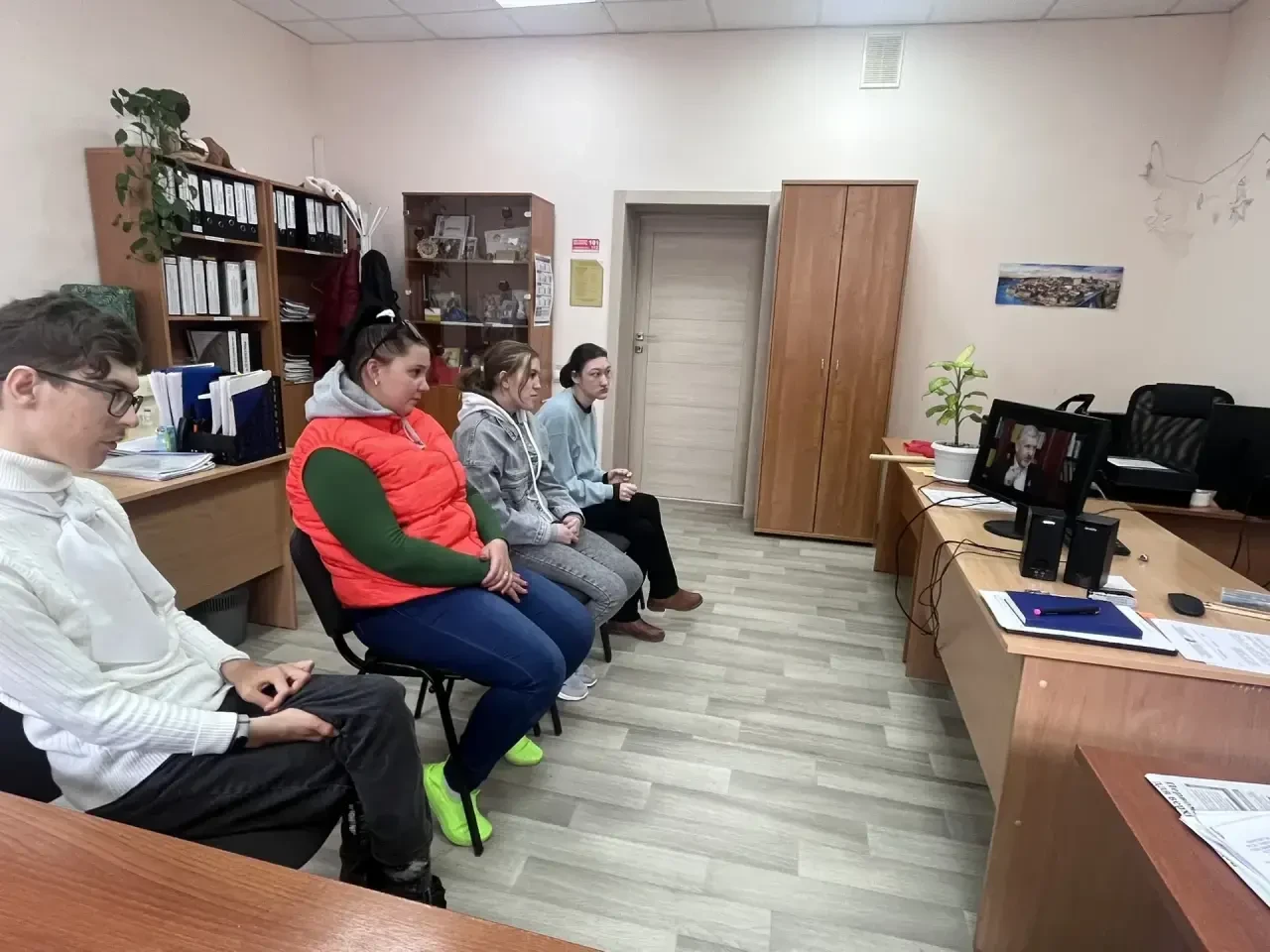 В преддверии Дня без табака специалисты провели профилактическое занятие для молодых лю...