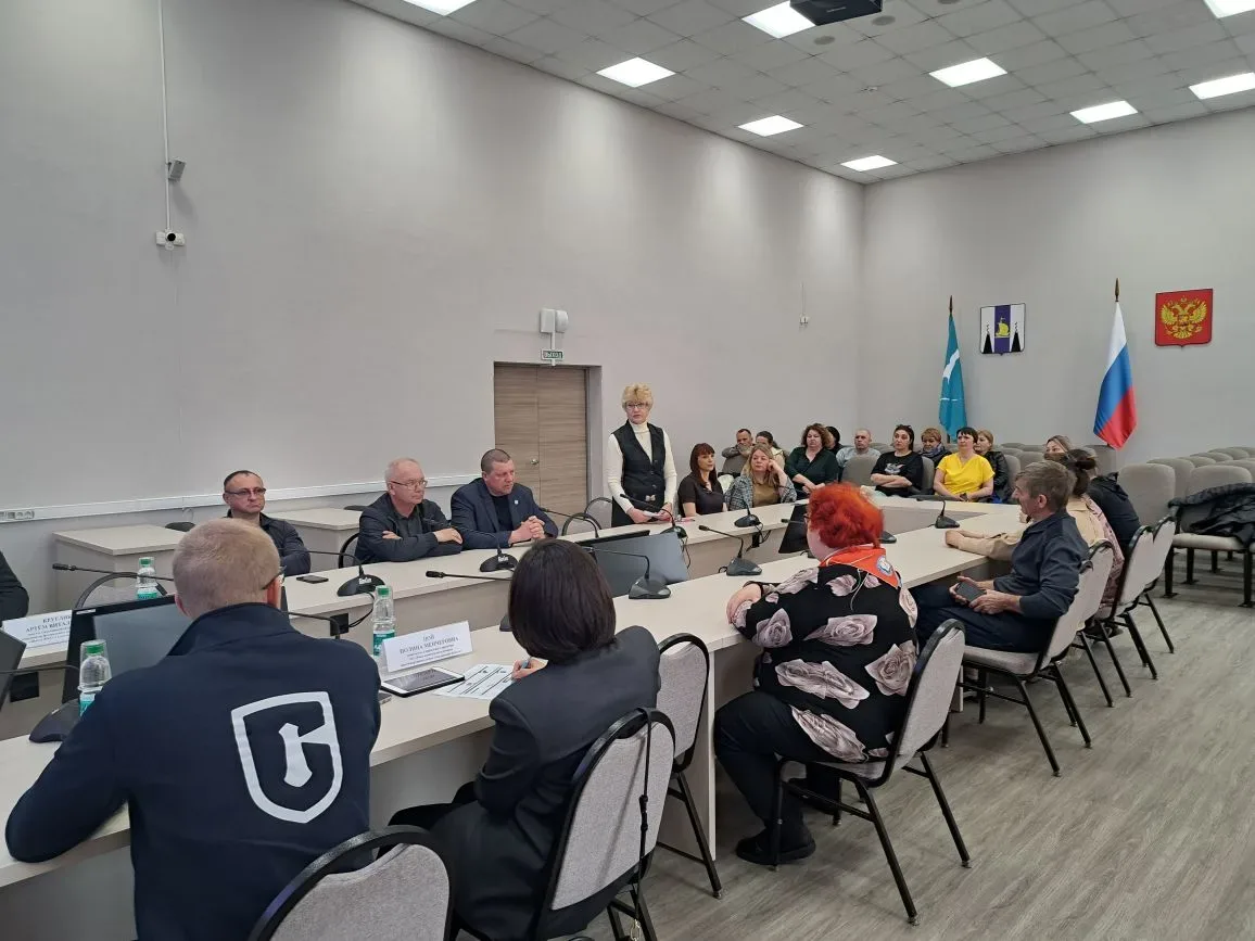 👥Комиссия проверила уборку дворов в Долинском районе и встретилась с активными жителями ⁣ Соблюдение