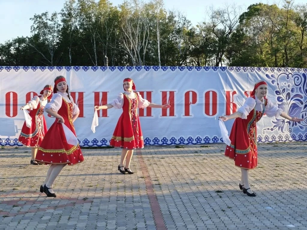 День России в Тамбовском округе: как наша школа искусств стала частью большого праздника

12 июня бы