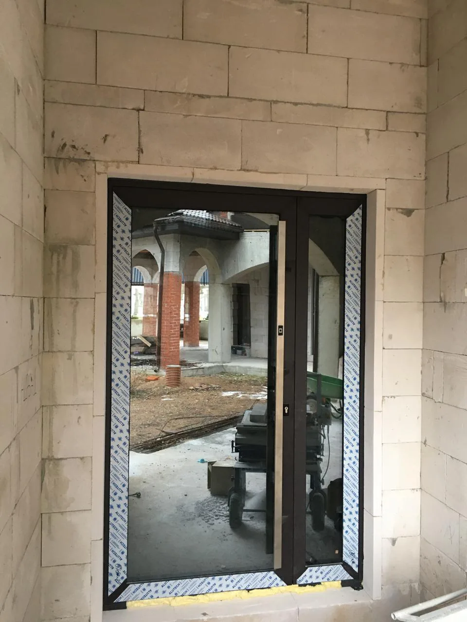 Скрытые створки и арочные окна для дома в СНТ Новое Приветное

🏡 В этом проекте архитектура задала 