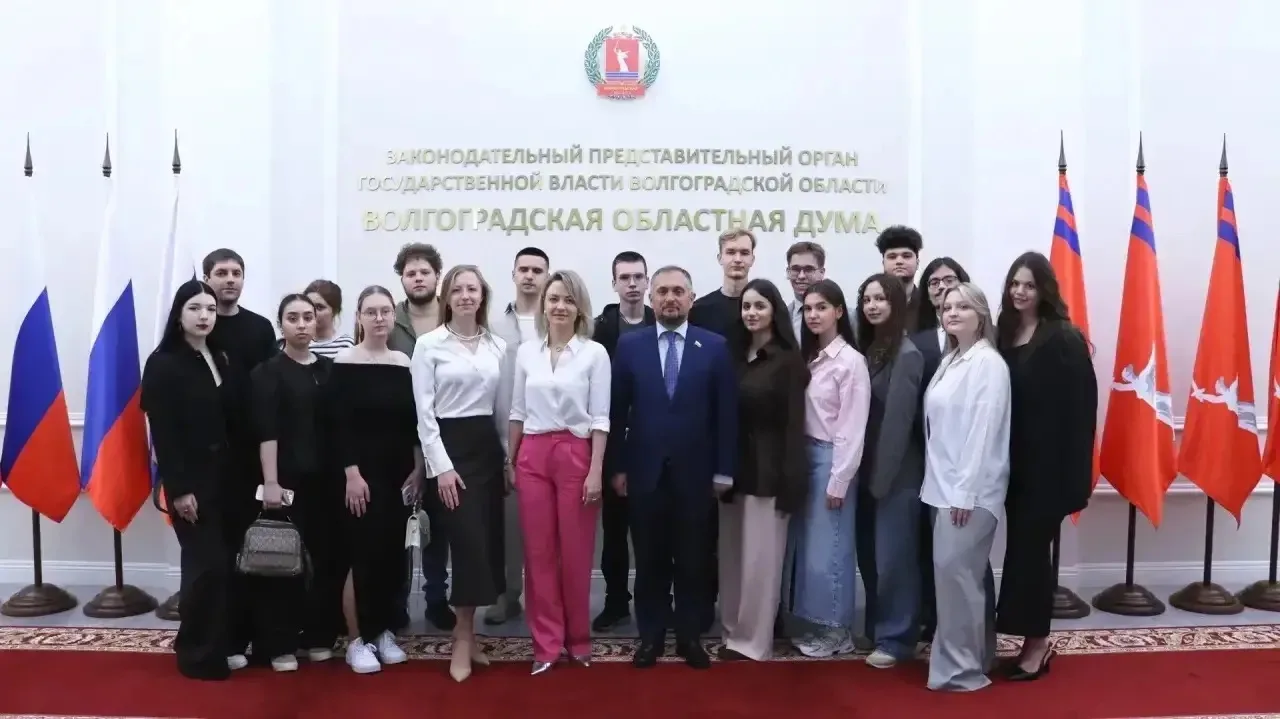 🏛 14 мая студенты 3-го курса направления «Политология» ВолГУ посетили Волгоградскую об...