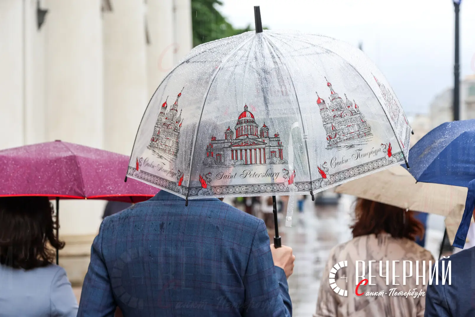 🌦 В Петербурге снова дождливо

Сегодня температура в городе поднимется до +21 градуса. Ветер подует