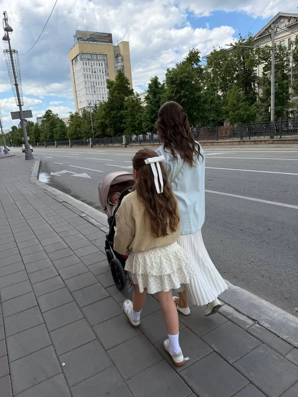 Вчера достала юбку, которая ко мне только приехала и поняла, что просто обязана поделиться тем, как 